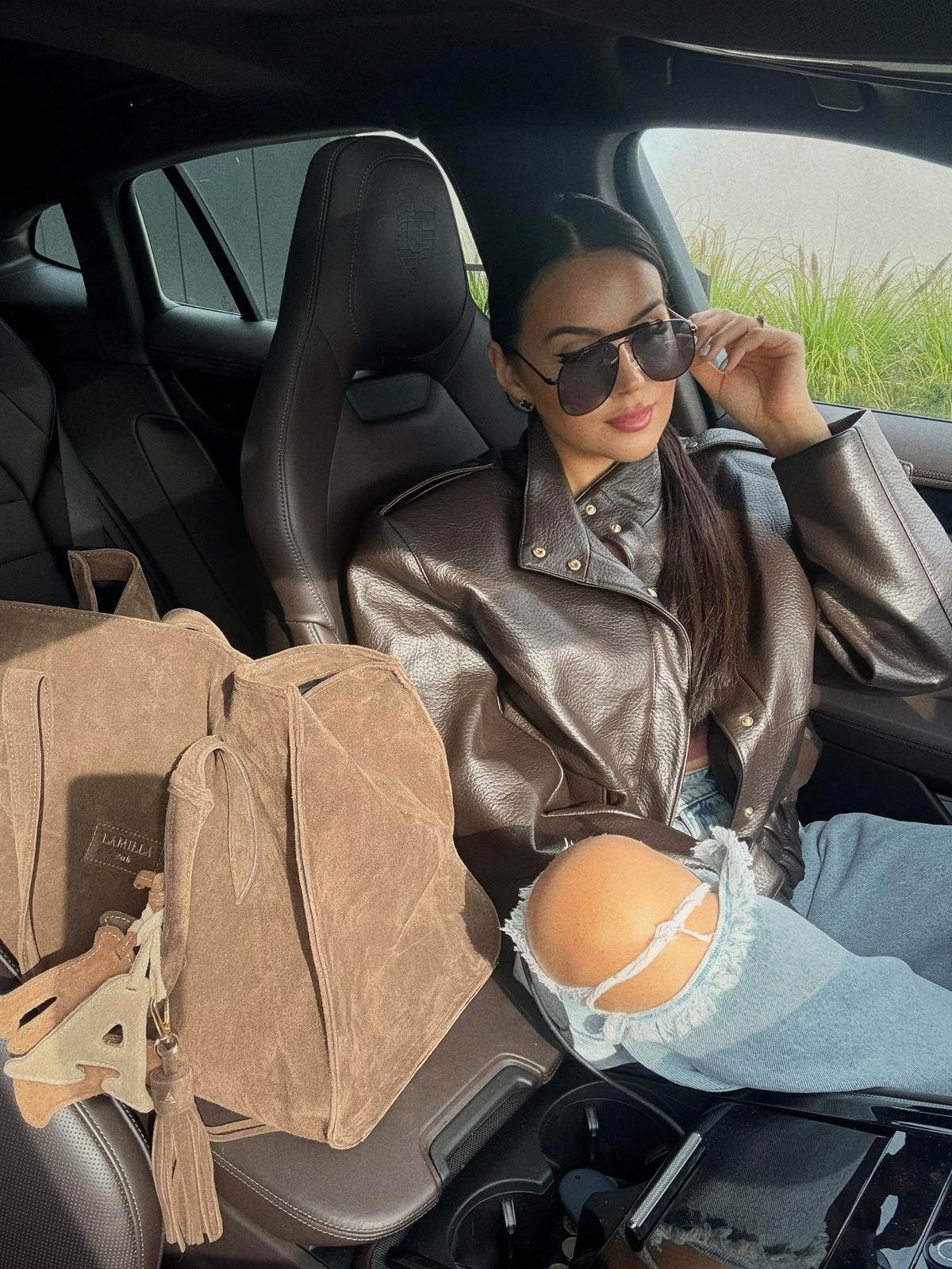 b9b93aea-e5db-4089-a9b3-8239e0b0f89a