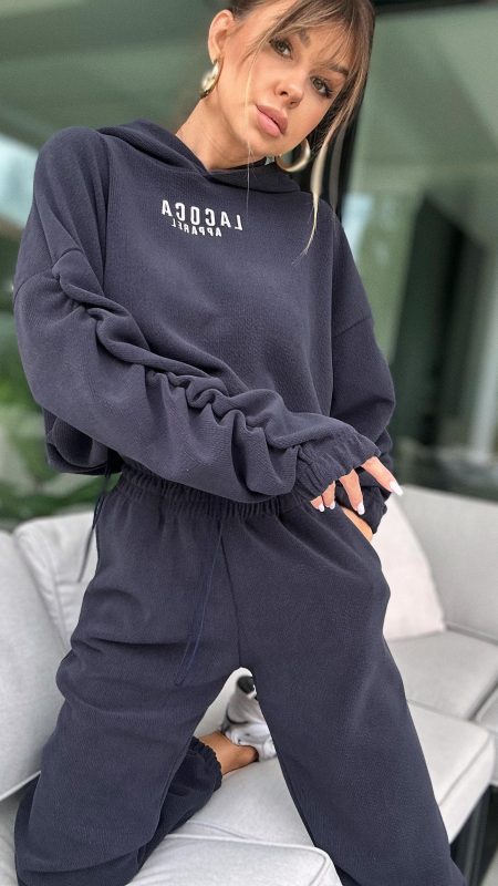 700b869b-da9d-4396-aec0-23b11d4e63a8