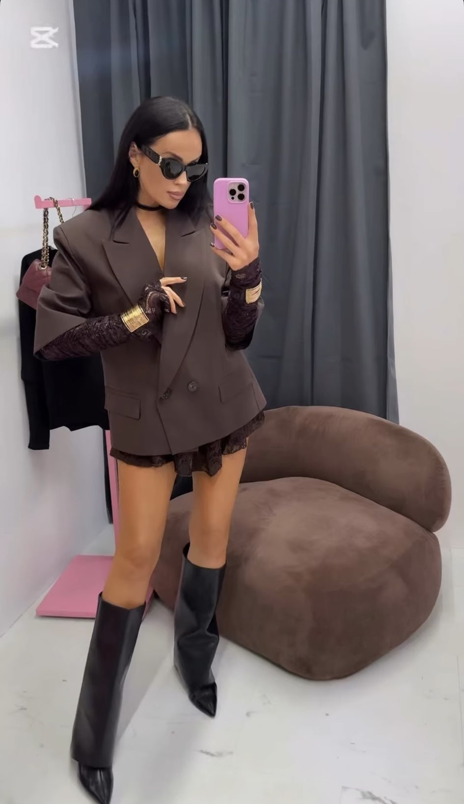 ef3916de-658f-4de6-8590-7ad8a8b2b803