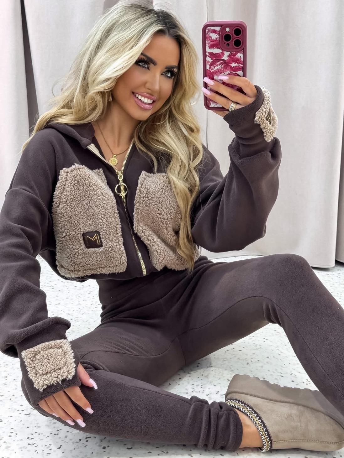 5db74892-16f0-483a-a780-3bb2612b6742